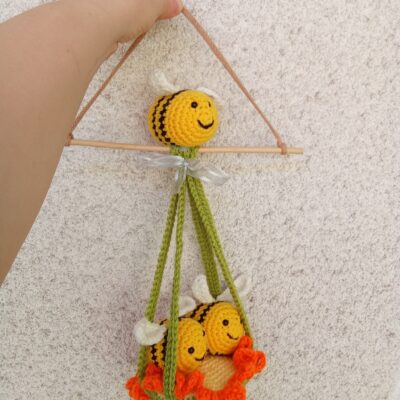 Déco murale Abeille balançoire fleur