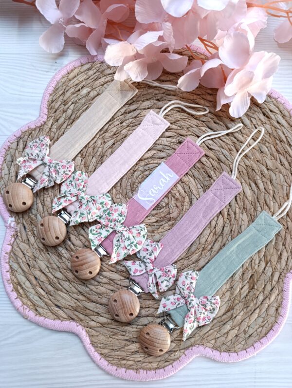 attache tétine tissu