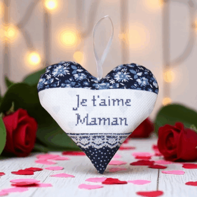 Grand coeur brodé main "Je t'aime Maman", cadeau de fête des mères, pièce unique, modèle au choix