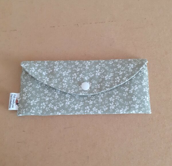 Ne ratez pas cet étui à lunettes, il les protégera et seront facilement retrouvable dans votre sac.