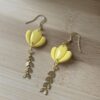 fleur jaune vif court