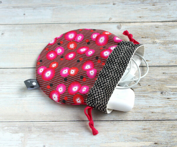 pochette cables et chargeurs