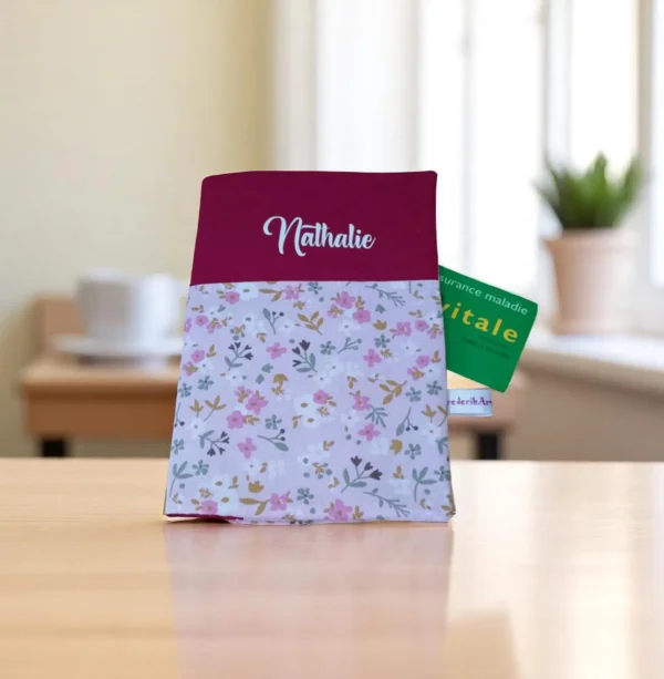 pochette à ordonnances, carte vitale et carte mutuelle, personnalisable, modèle au choix