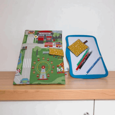 pochette range ardoise et crayons, effaceur offert, modèle garçons