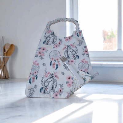 Serviette de cantine élastique, bavoir maternelle, personnalisable, modèle licornes et fées au choix