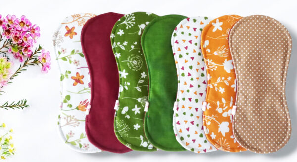 Pack 7 serviettes hygiéniques lavables sans ailettes FLEURS DES CHAMPS - (S/ Flux normaux jour et nuit) - serviettes menstruelles lavables - serviettes hygiéniques alternatives - Zéro déchet - shl - serviettes périodiques