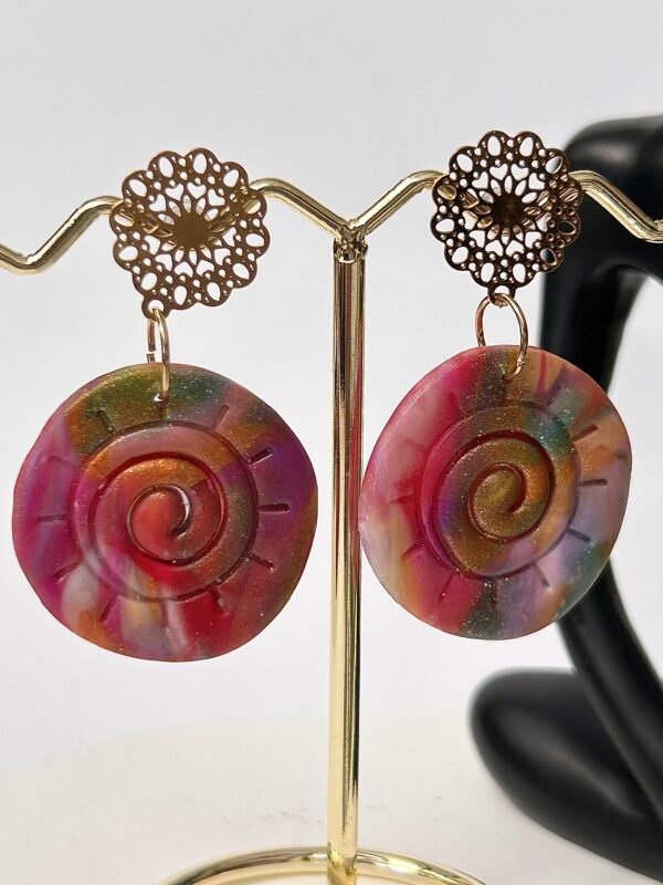 Boucles d’oreilles en pâte polymère, multicolores, spirale – Image 2