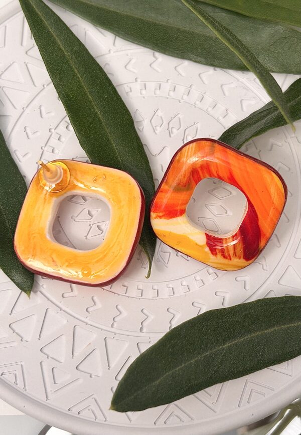 Boucles d’oreilles en pâte polymère, carrées, camaïeu orange – Image 2