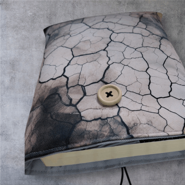 Pochette protège-livre imperméable fait main – motif peau d’éléphant craquelé – Oeko-Tex® – 2 tailles – Image 3