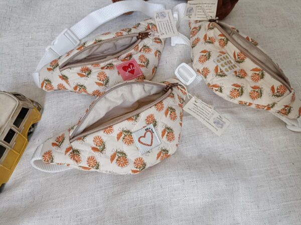 Mini banane matelassée orange