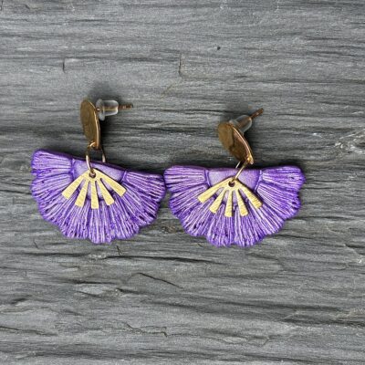 Boucles d’oreilles « Éventail », en pâte polymère violette