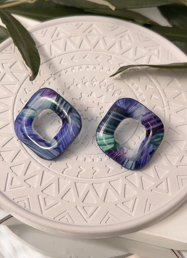Boucles d’oreilles en pâte polymère, carrées, camaïeu bleu – Image 2