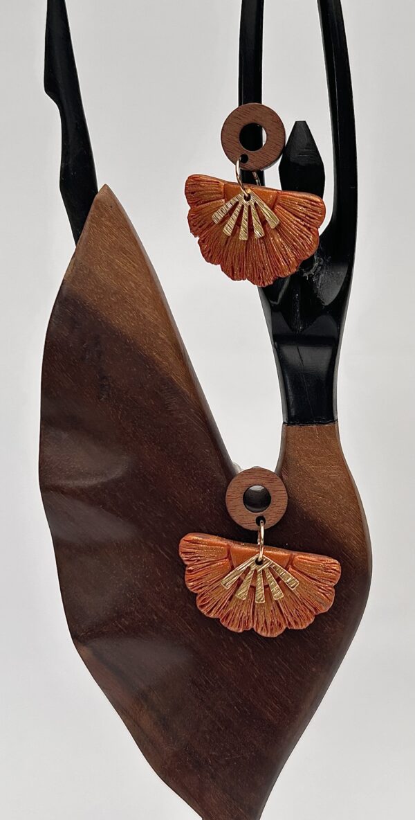 Boucles d’oreilles « Éventail », en pâte polymère orange doré – Image 2