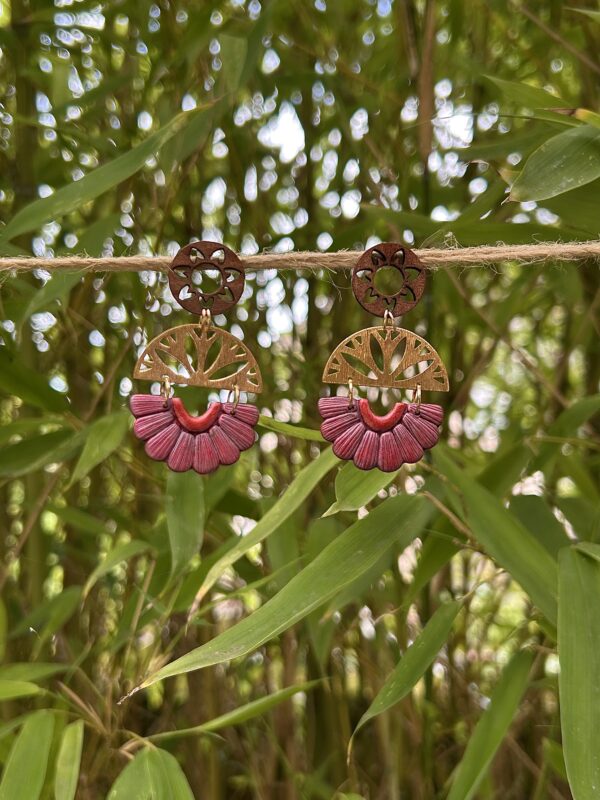 Boucles d’oreilles « Les Solaires » en pâte polymère bordeaux – Image 2