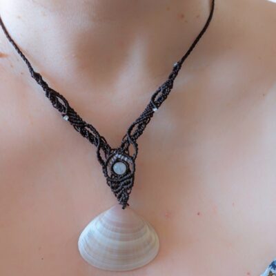 Collier Macramé Marron Avec Coquillage Naturel & Quartz Rose