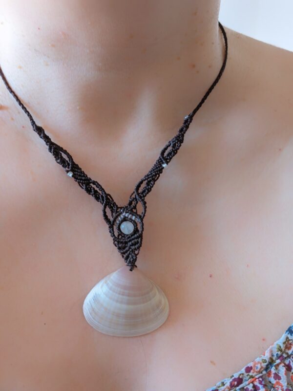 Collier Macramé Marron Avec Coquillage Naturel & Quartz Rose