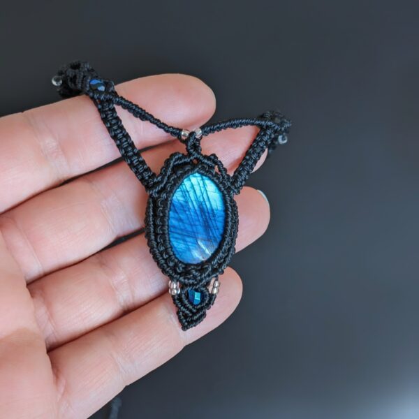 Collier Macramé Noir Labradorite Bleue – Image 4