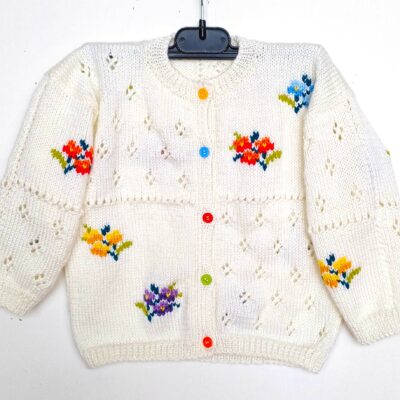 Gilet tricot pour fille, avec des fleurs, fait main, taille 2 ans