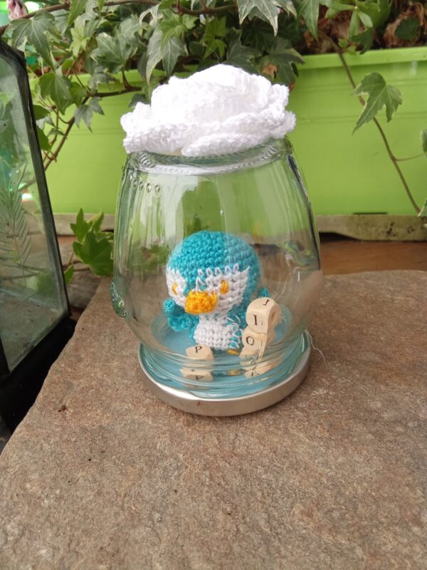 Mini Amigurumi dans son pot "pingouin"