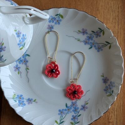 Boucles d'oreilles mini-fleur corail
