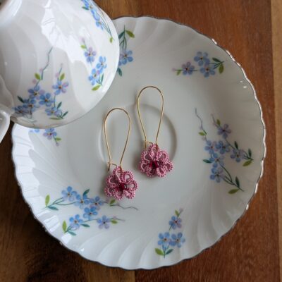 Boucles d'oreilles mini-fleur vieux rose