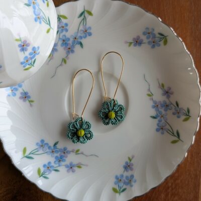 Boucles d'oreilles mini-fleur vert vintage