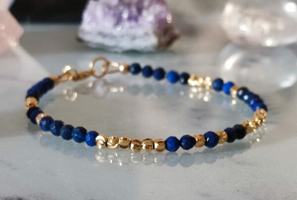 Bracelet fin en Lapis Lazuli facettée 3mm