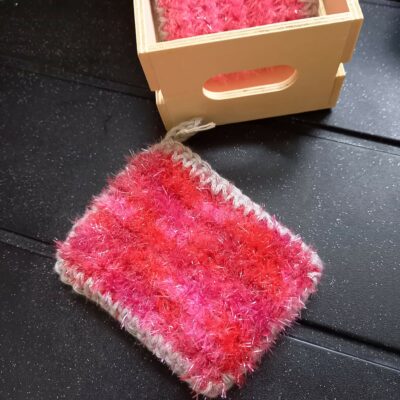 éponge lavable tawashi doublée rouge marbré et grise