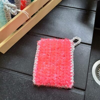 éponge lavable tawashi doublée rose fluo et grise