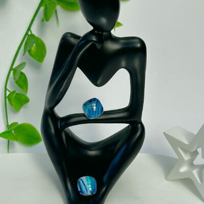 Boucles d’oreilles « Les petits carrés » en pâte polymère bleue