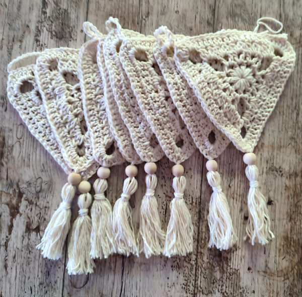 Guirlande 8 fanions Boho au crochet – Image 2