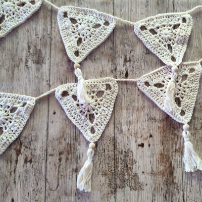 Guirlande 8 fanions Boho au crochet