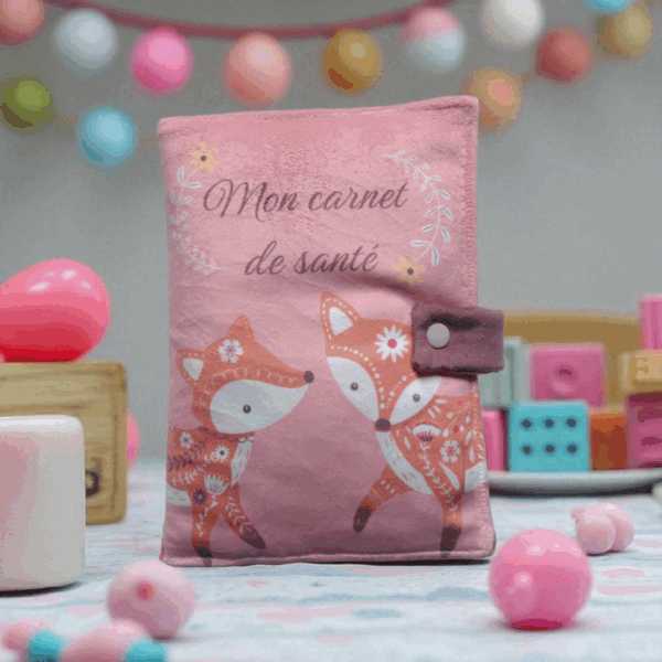 Protège carnet de santé bébé en velours fait main – Cadeau de naissance artisanal avec motif renard – Housse carnet de santé douce et pratique