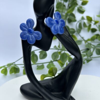 Boucles d’oreilles « Les Floralies 1 », en pâte polymère bleue