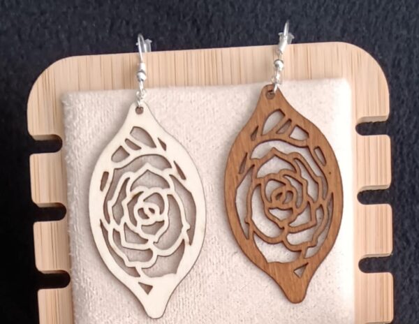 boucle d'oreille en bois