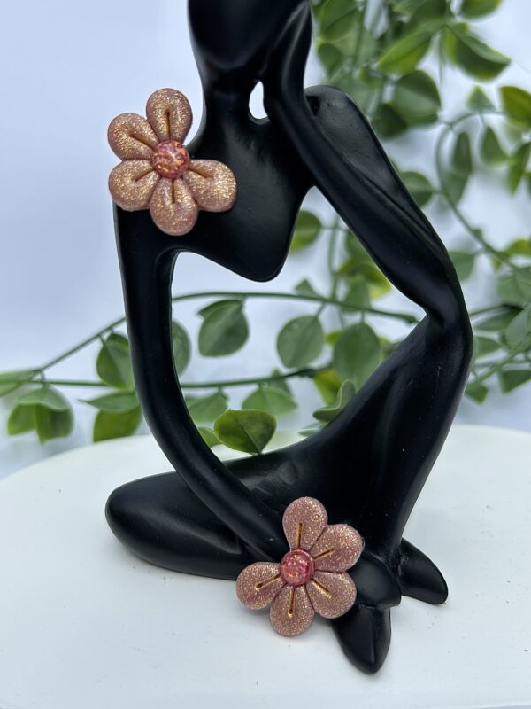 Boucles d’oreilles « Les floralies 1 » en pâte polymère rose gold