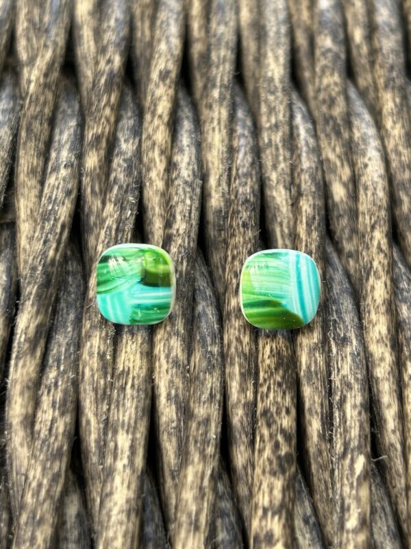 Boucles d’oreilles « Les petits carrés » en pâte polymère, vert – Image 2