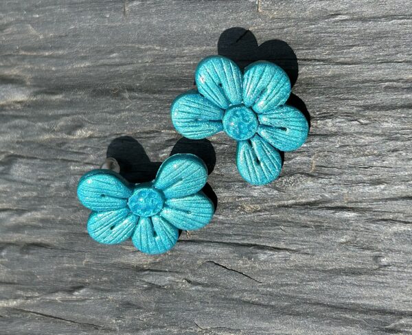 Boucles d’oreilles « Les Floralies 1 » en pâte polymère, turquoise – Image 3