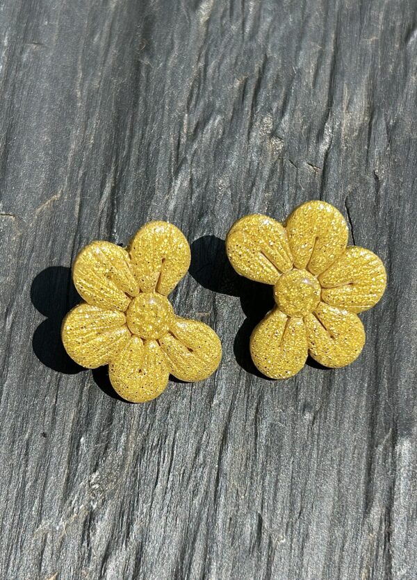 Boucles d’oreilles « Les Floralies 1 » en pâte polymère or – Image 2