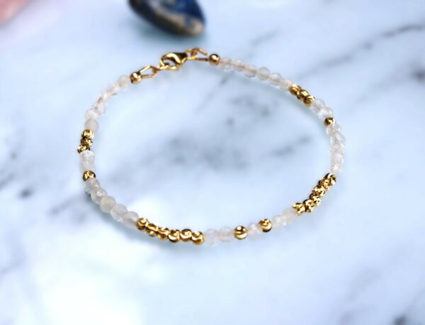 Bracelet fin en Pierre de lune arc en ciel facettée 3mm – Image 5
