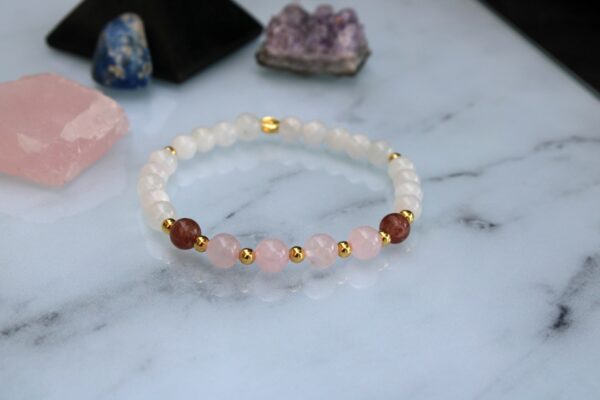 Bracelet élastiqué Pierre de Lune, Quartz Rose & Fraise – Pierres naturelles – Bijou Femme Or 18k – Image 3