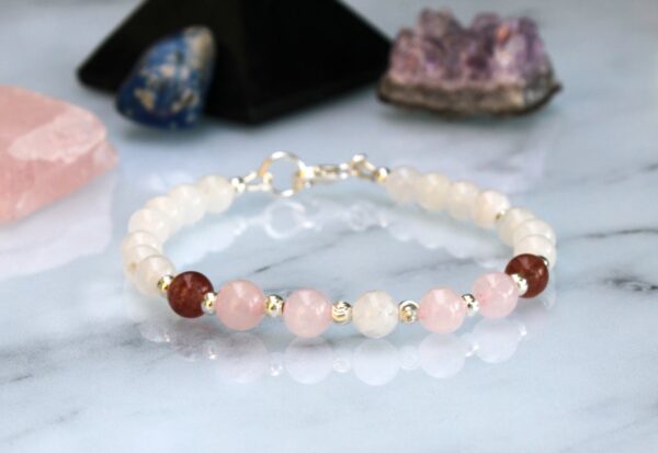 Bracelet fin en pierre de lune, quartz rose et quartz fraise avec perles argent 925