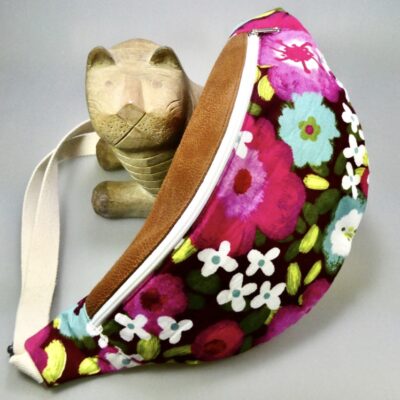 Sac banane tissu velours ras multicolore fleurs bleues et roses
