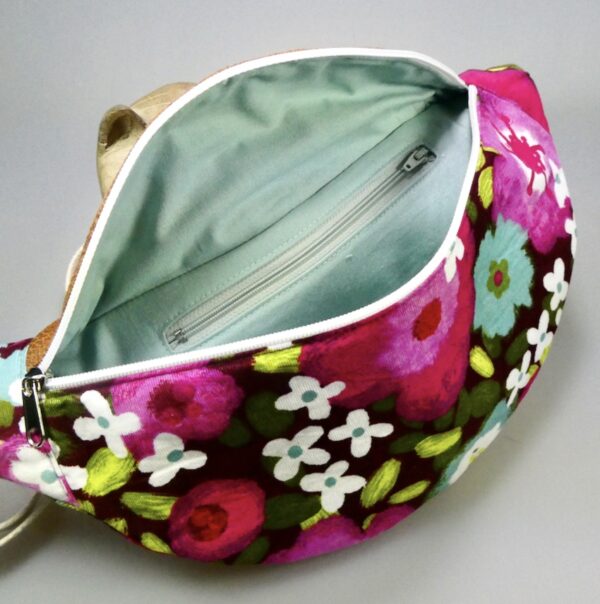 Sac banane tissu velours ras multicolore fleurs bleues et roses – Image 3