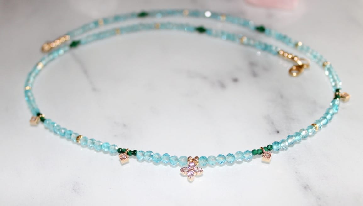 Collier en perles naturelles d' Apatite , de malachite et perles plaqué or ciselées sur gold filled – Image 2