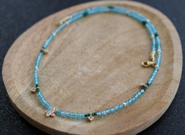 Collier en perles naturelles d' Apatite , de malachite et perles plaqué or ciselées sur gold filled ( plaqué or ++) – Image 5
