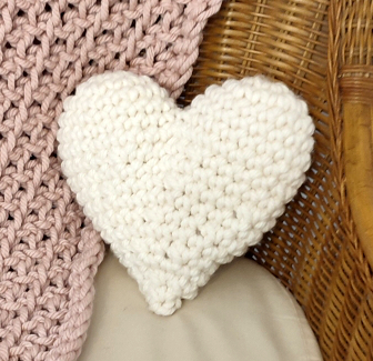 Coussin Cœur Dalhia écru