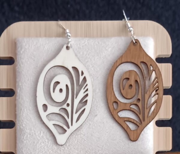 boucle d'oreille en bois