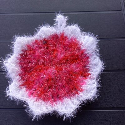 éponge fleur de douche rouge marbré au crochet fait main