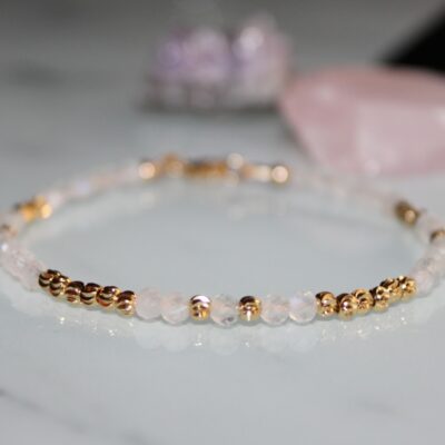 Bracelet fin en Pierre de lune arc en ciel facettée 3mm